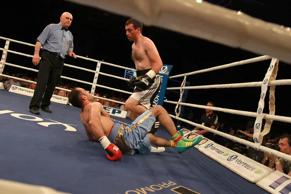 Odessa, Ukraine - May 31, 2014: In the boxing ring Agali Alyshov — Stock Photo, Image