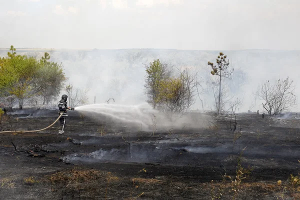 Odessa, Ukraine - August 4, 2012: Severe drought. Fires destroy — Stock Photo, Image
