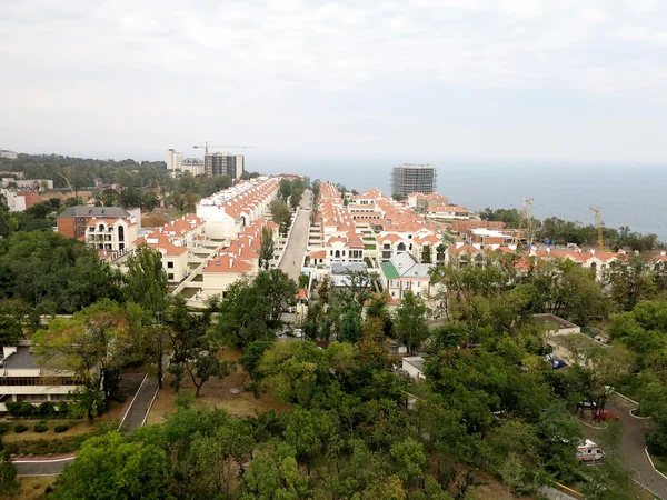 ODESSA, UCRANIA - 27 de agosto: La vista superior de una casa de campo en el ca —  Fotos de Stock