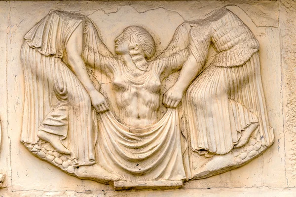 Piedra fachada fresco decoración escenas de antiguos mitos griegos — Foto de Stock