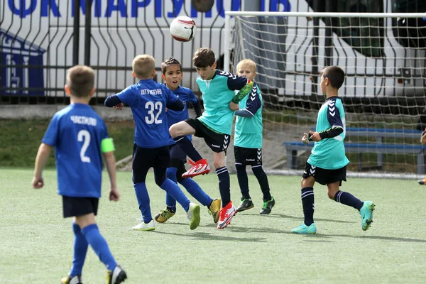 Odessa Ukraine Setembro 2021 Meninos Crianças Jogam Futebol Relva Artificial — Fotografia de Stock