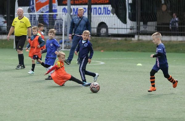 Odessa Ukraine September 2021 Kleine Jungen Kinder Spielen Fußball Auf — Stockfoto