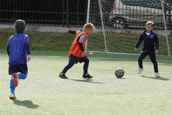 Odessa Ukraine 2021 어린이들 어린이 스포츠 챔피언 마을에서 위에서 축구를 — 스톡 사진