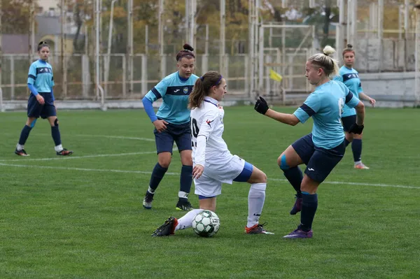 Odessa Ukraine December 2021 スタジアムの芝生のフィールドでの女子サッカー 女子サッカー選手権ホワイト Fcチェルノモレ オデッサ ユノスト チェルニゴフ — ストック写真