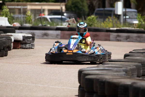 Odessa Ukraine 2022 Karting 야외에서 자동차 경주를 헬멧을 카트를 운전하는 — 스톡 사진