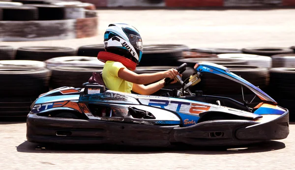 Odessa Ukraine 2022 Június Karting Menj Kart Pályán Fiatal Pozitív — Stock Fotó