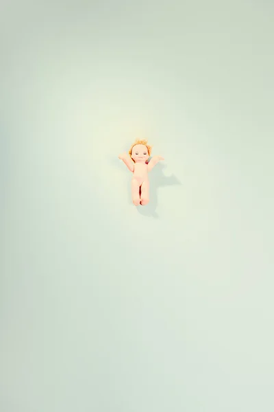Petite poupée isolée — Photo