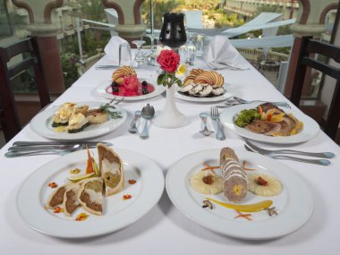 üç ders alakart yemekler Restoran