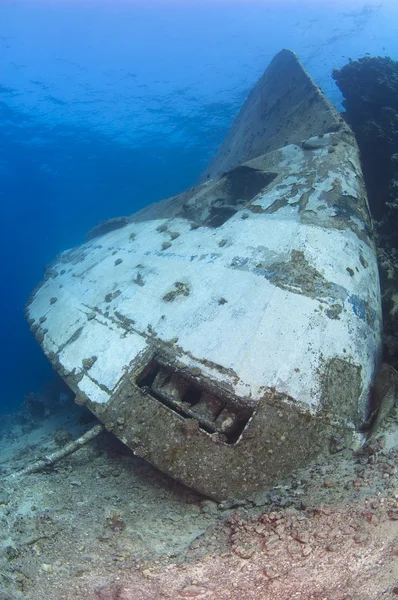 Bow of a large underwater shipwreck — Stock Photo, Image