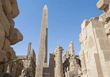 karnak Tapınağı'nda antik kalıntılar