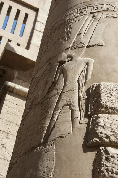 Columna en el templo Karnak en Luxor —  Fotos de Stock