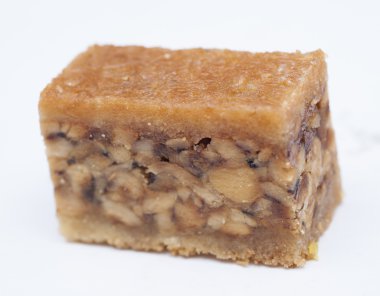 beyaz üzerine oryantal petit four