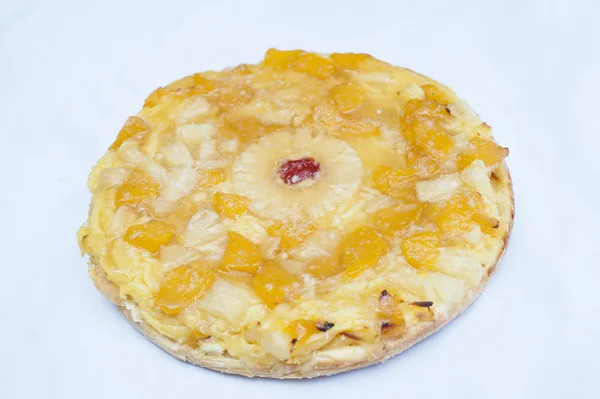 Fruit tart isolated on white — Stock Photo, Image