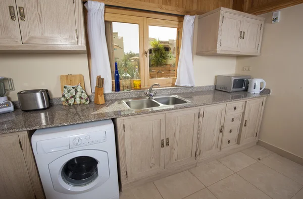 Cuisine dans un appartement de luxe — Photo