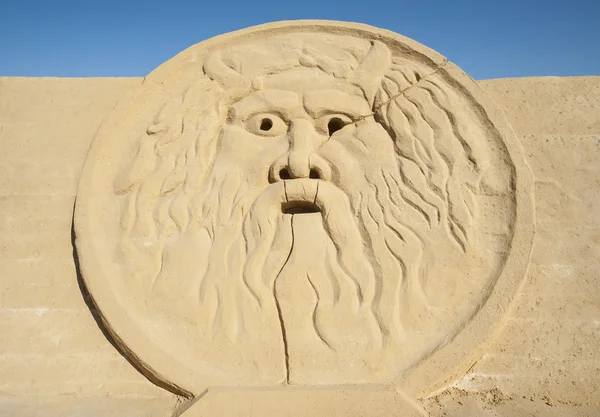 Grande escultura de areia de La Bocca della Verita — Fotografia de Stock