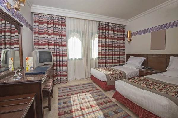 Спальня в розкішному готелі — стокове фото