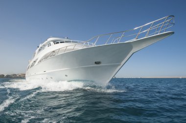 Denizde özel motor yat
