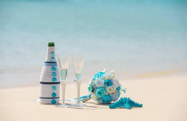 Close Van Champagne Bruiloft Romantische Decoraties Stilleven Tropisch Eiland Zandstrand — Stockfoto