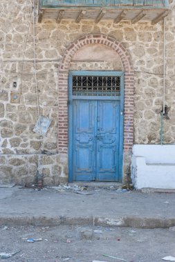 terk edilmiş Mısır evdeki eski kapı