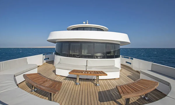 Ponte Prua Teak Grande Yacht Motore Lusso Con Sedie Divano — Foto Stock