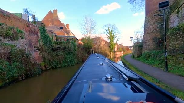 View Narrowboat Travelling Cutting English Rural Countryside Scenery British Waterway — Stock Video