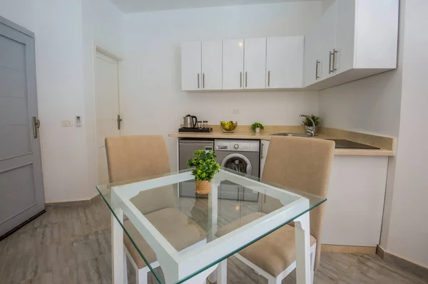 Interieur Inrichting Met Moderne Keuken Apparatuur Luxe Appartement Showroom Met — Stockfoto