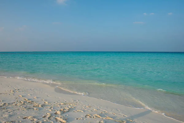 초호가 바다의 아름다운 모래사장의 — 스톡 사진