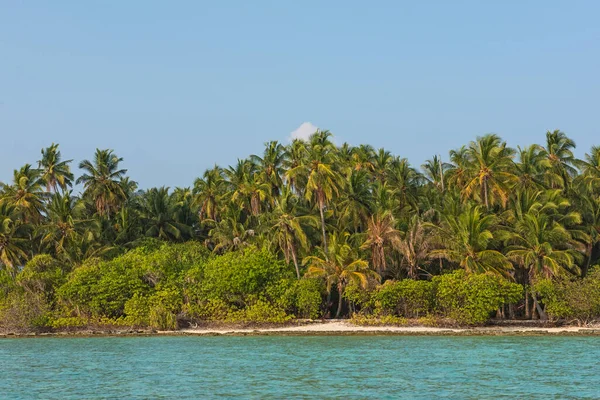 Isla Tropical Remota Paradisíaca Con Laguna Poco Profunda Océano Espesa — Foto de Stock