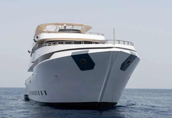 Large Luxury Private Motor Yacht Way Sailing Tropical Sea — Zdjęcie stockowe