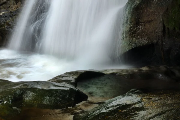 Передняя часть водопада — стоковое фото