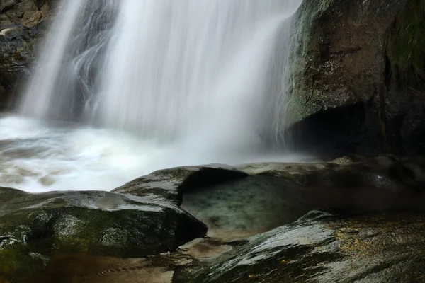 Přední části sedmé vody spadají — Stock fotografie