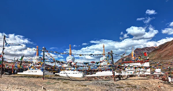 Буддійські chortens — стокове фото