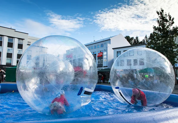 Spela i bubblan — Stockfoto