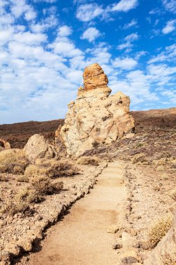 Kaya oluşumu ve dalgalı volkan