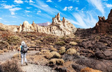 Kaya oluşumu ve dalgalı volkan