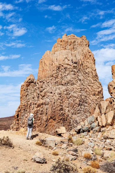 Woman Monumental Rock — Stock Photo, Image