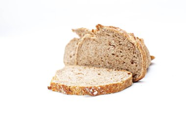 beyaz arkaplanda boncuk parçası