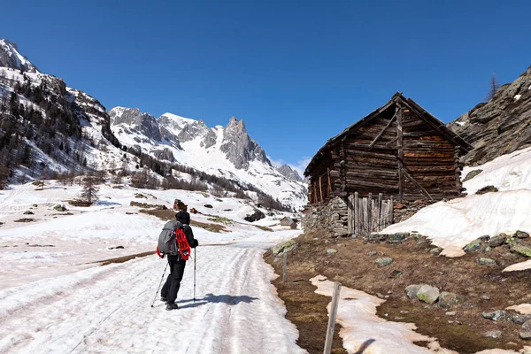 Cabanas Nos Alpes Franceses — Fotografia de Stock