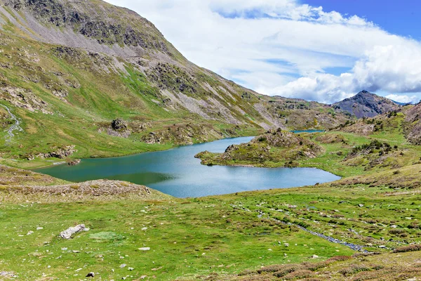 Lac Dans Chaîne Pyrénéenne — Photo