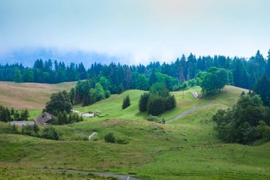 Fransız Alplerinde bir kulübe.