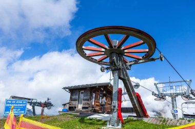 Fransız Alpleri'nde Kayak lift