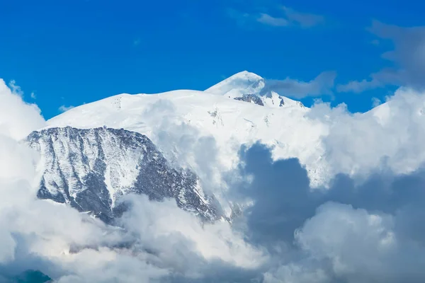 阿尔卑斯山与蒙脱石的范围 — 图库照片