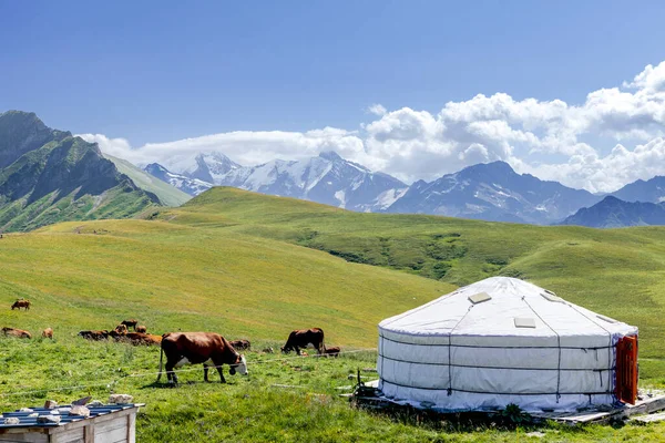 Yurt Nos Alpes Franceses — Fotografia de Stock