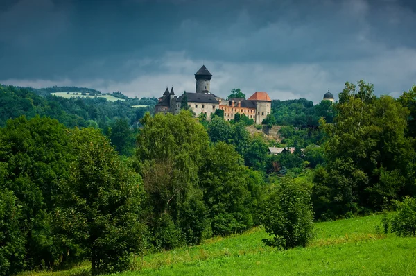 Середньовічний замок sovinec . — стокове фото