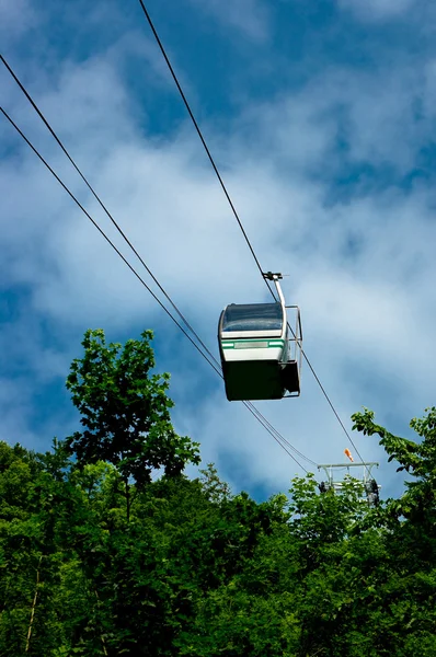 Teleferik Moravyalı karstik içinde. — Stok fotoğraf