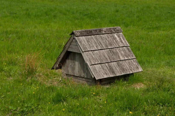 Well Called Troubkach Middle Ages Supplied Water Nearby Castle Sosuvka — Foto de Stock