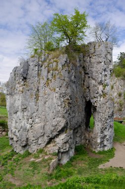 Çek Cumhuriyeti Moravyalı karstik önemli karstik alanı. önemli paleontolojik siteleri ve Turizm bölgesi. hrebenac denilen kaya oluşumu.