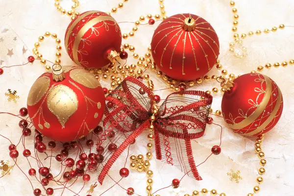 Decorações de Natal, baubles vermelhos Imagens Royalty-Free