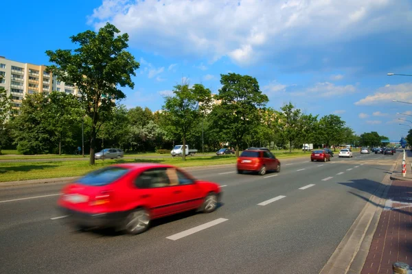 kentsel sahne, şehir Caddesi üzerinde sürüş araba