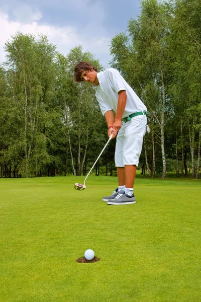 Golf, Golf topu deliğe sokmak